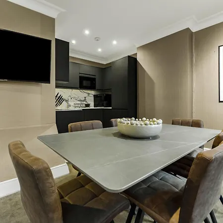 Mayfair Apartment With Private Terrace- 2 Bed London Exterior photo