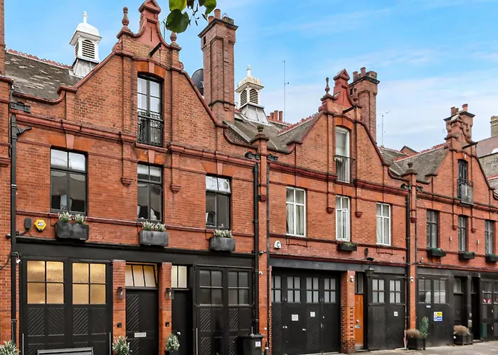 Mayfair Apartment With Private Terrace- 2 Bed